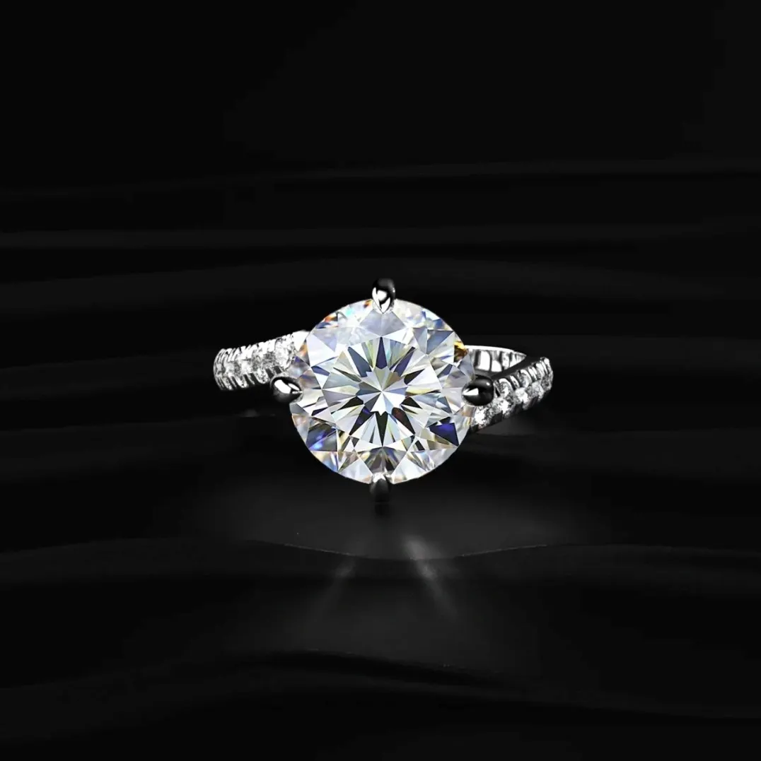 Lab-grown diamond ring